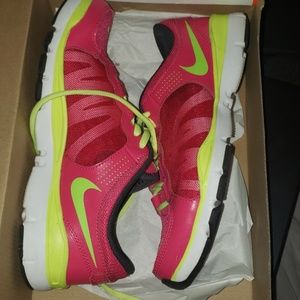 Women's nike flex trainers